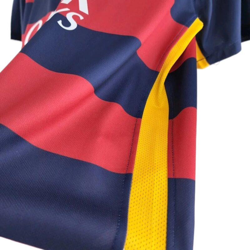 maglia barcellona 2016 righe orizzontali e dettaglio giallo