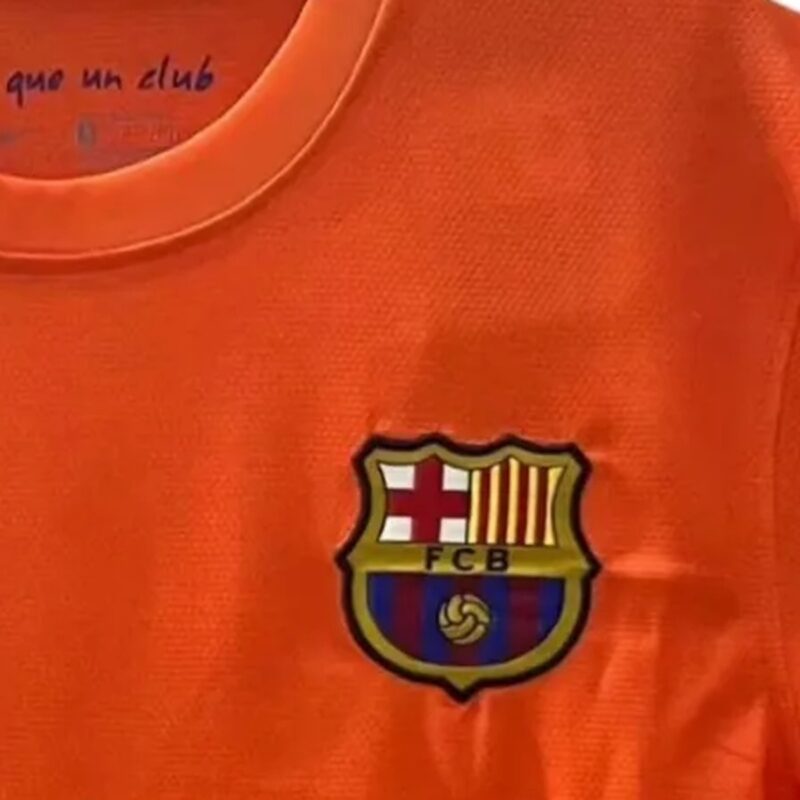 maglia barcellona away 2013 stemma sul petto