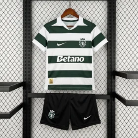 Completo Sporting CP Bambino a Righe 2026/27 – fronte