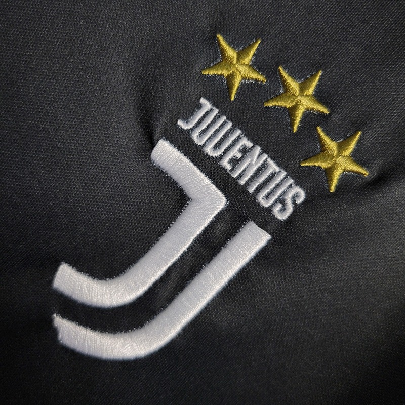 dettaglio stemma maglia juventus 2019/20