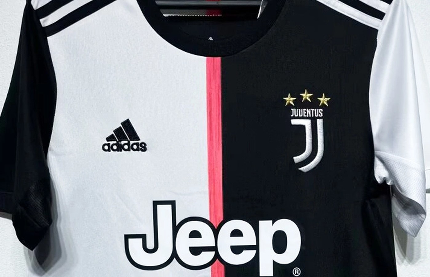 maglia juventus home 2019/20 su gruccia