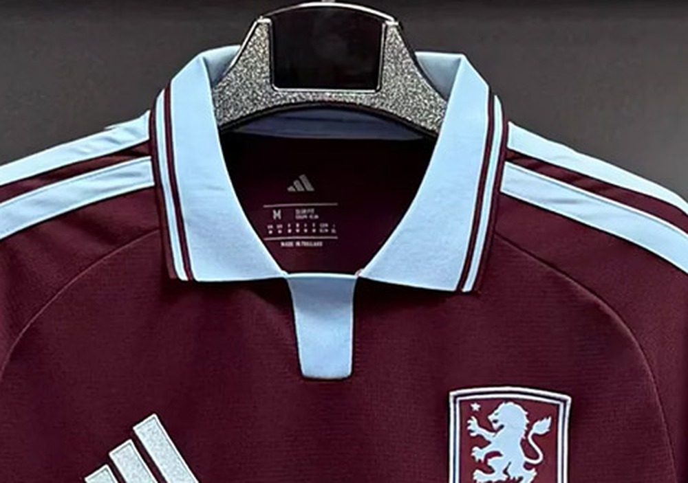 maglia aston villa 26 27 colletto celeste da vicino