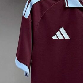 camiseta aston villa 26 27 pecho en detalle