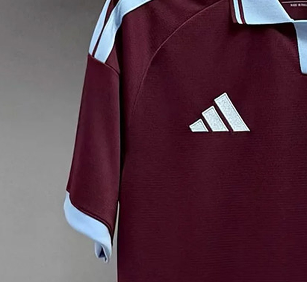 maglia aston villa 26 27 petto in dettaglio