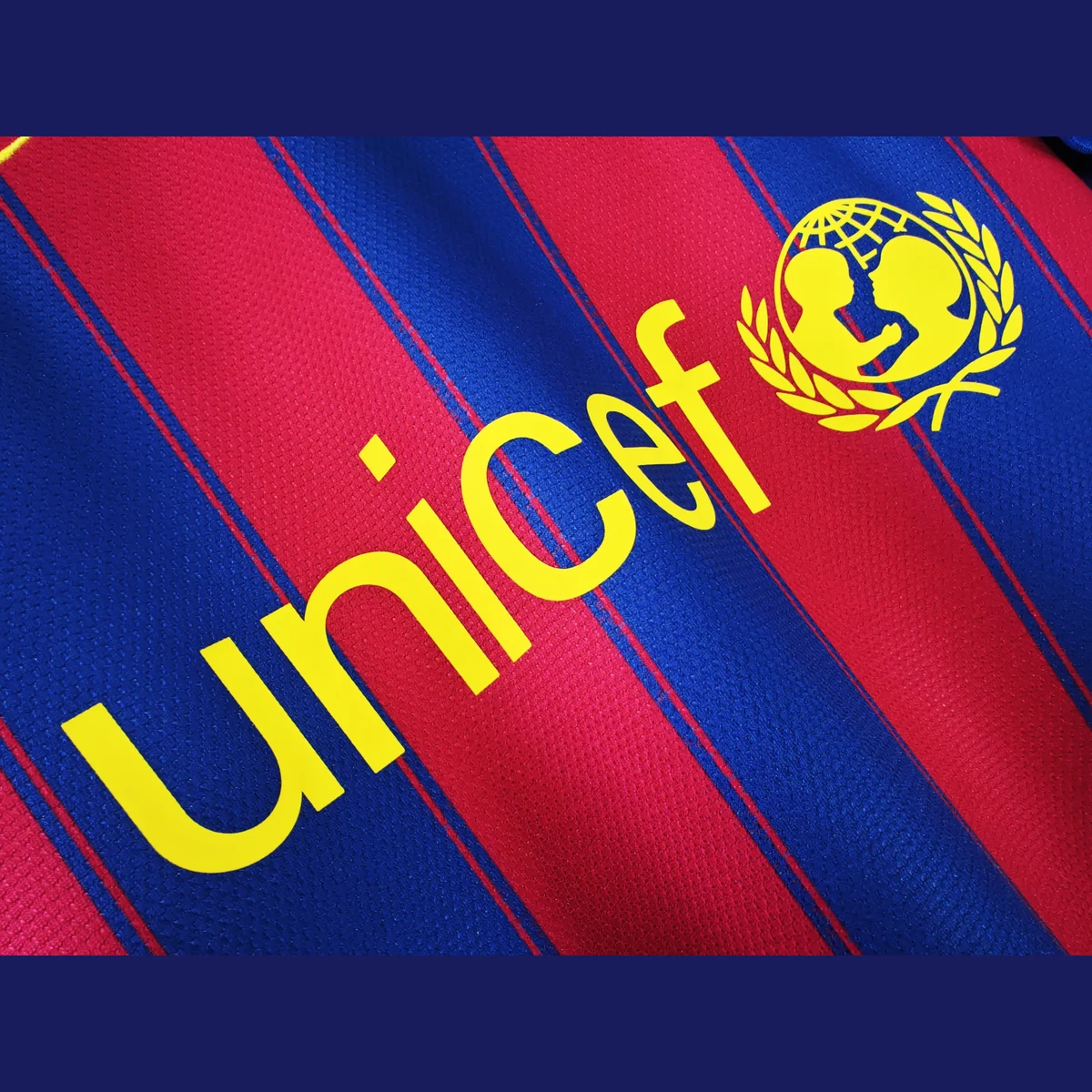 Maglia Barcellona 2010 Retro scritta sul petto