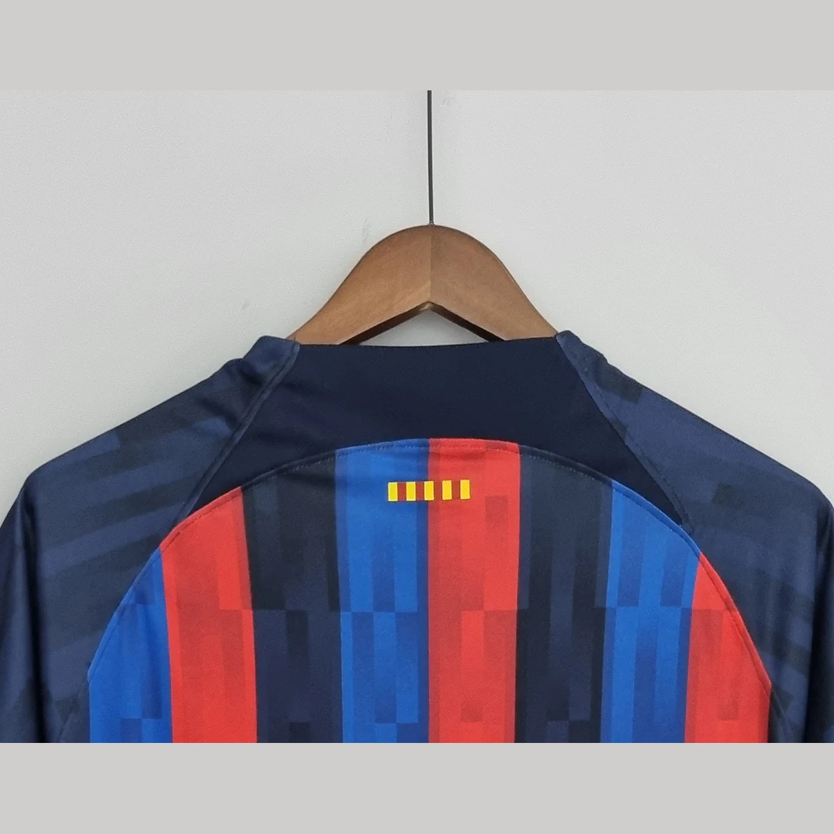 Maglia Barcellona 2022/23 Home Retro - colletto posteriore con la senyera