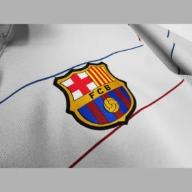 Camiseta Barcelona away 2004 Retro escudo en el pecho
