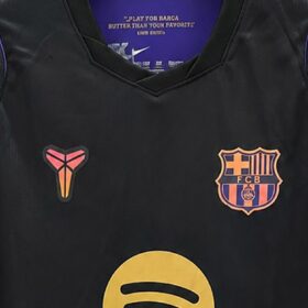 camiseta barcellona 2027 colletto da vicino