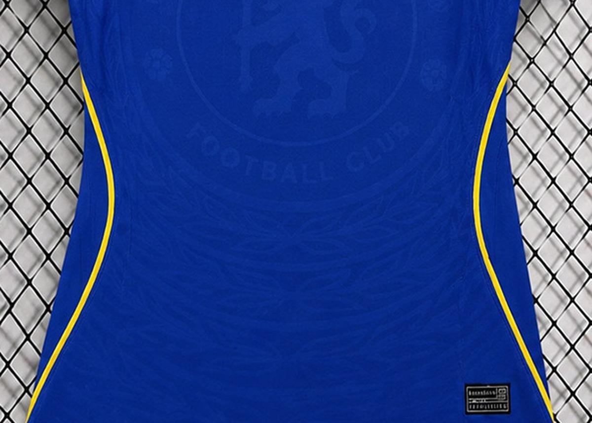 maglia chelsea donna petto con stemma