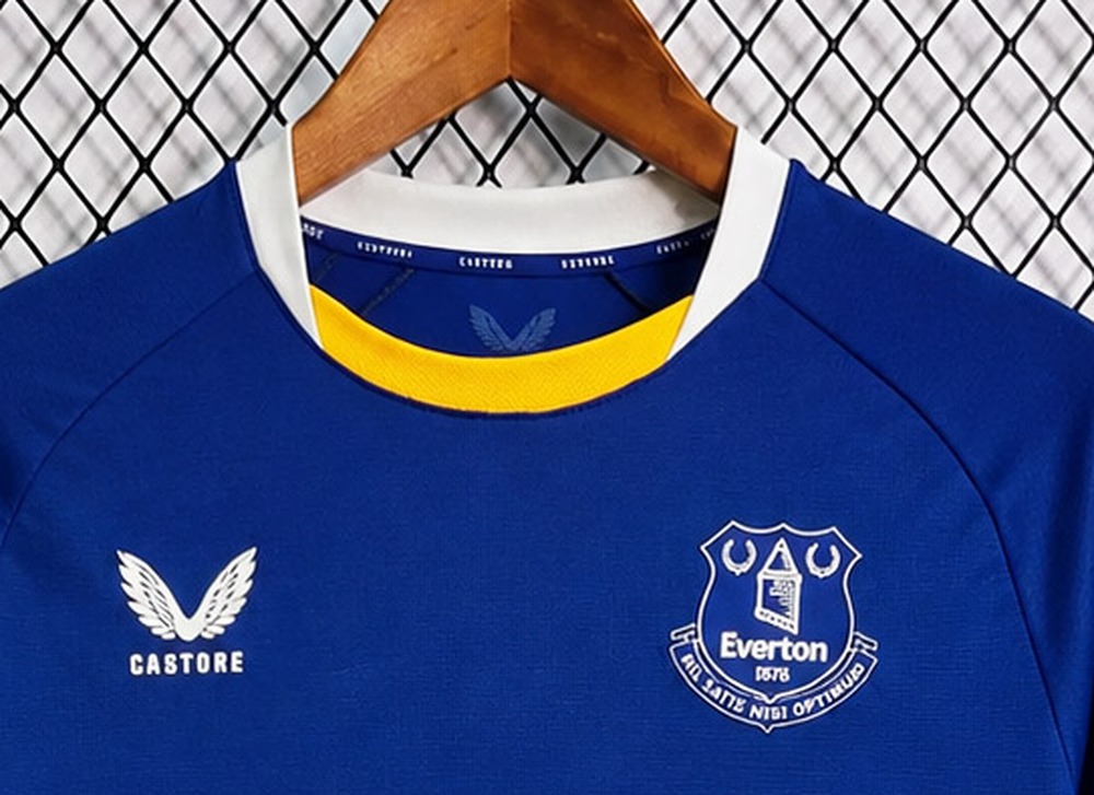 maglia everton 2026 colletto da vicino