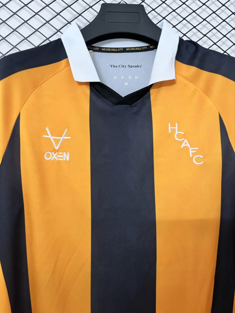 maglia hull city colletto bianco da vicino