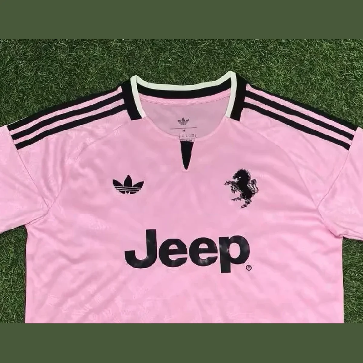 Maglia Juventus Away 2026/27 - dettaglio del colletto