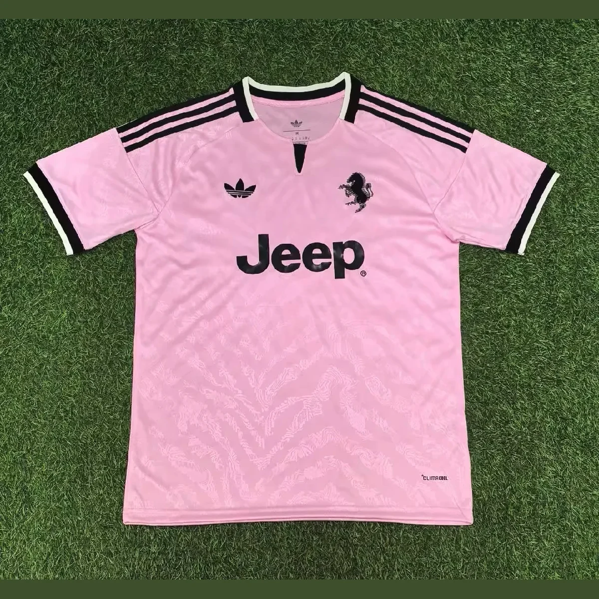 Maglia Juventus Away 2026/27 versione tifoso rosa - vista frontale