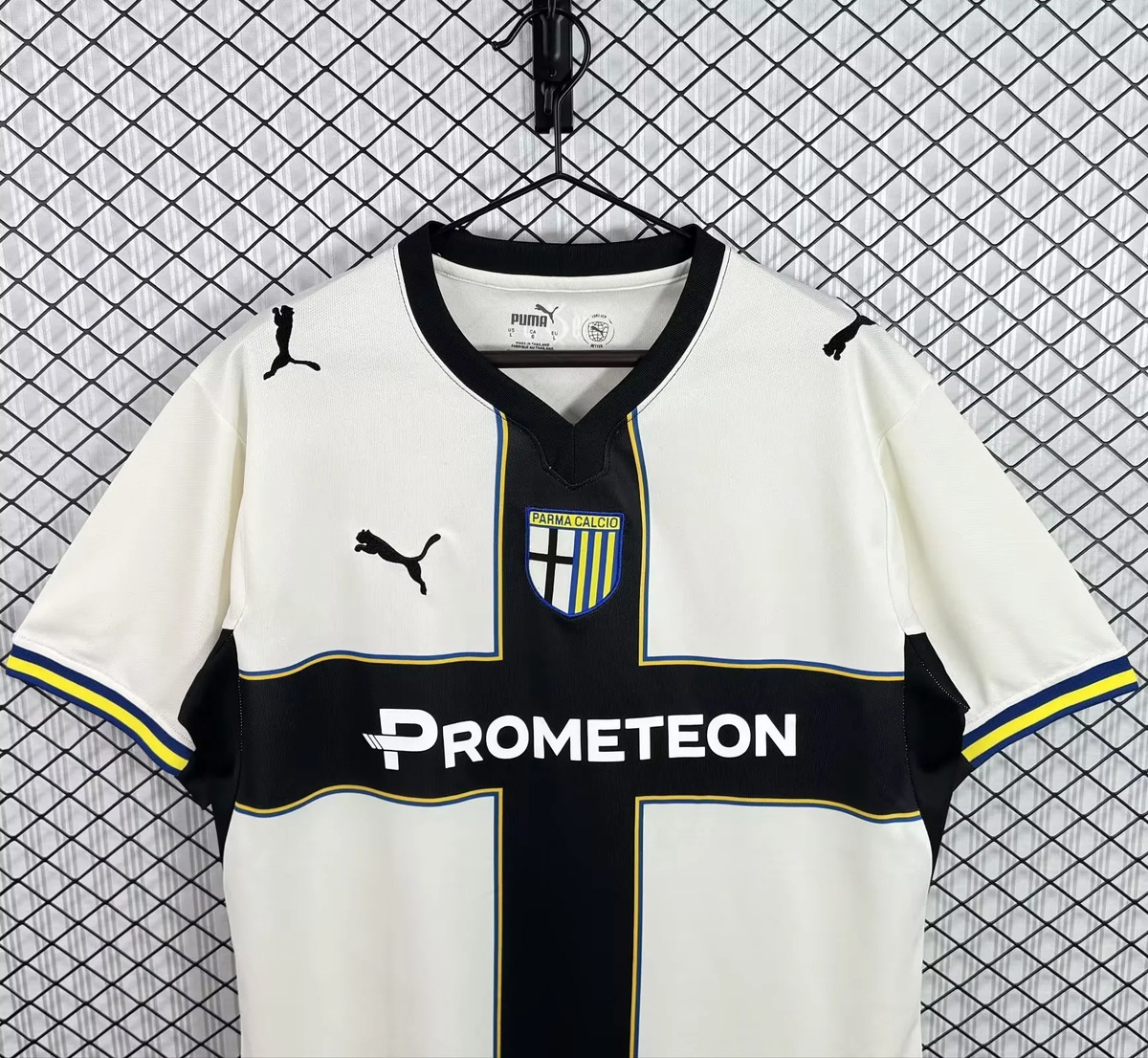 maglia parma 2026 fronte in dettaglio