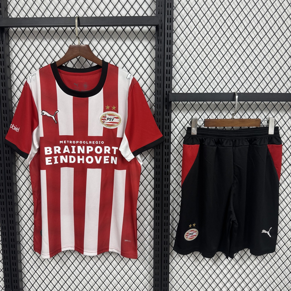 maglia psv fronte a strisce biancorosse