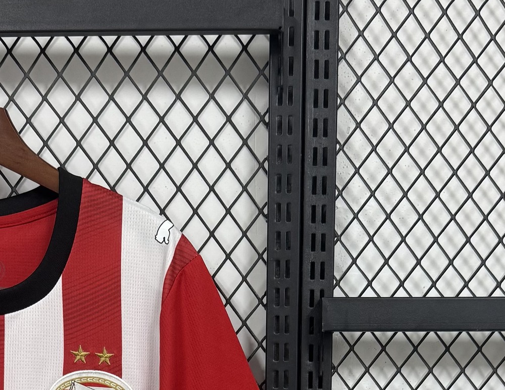 maglia psv colletto da vicino