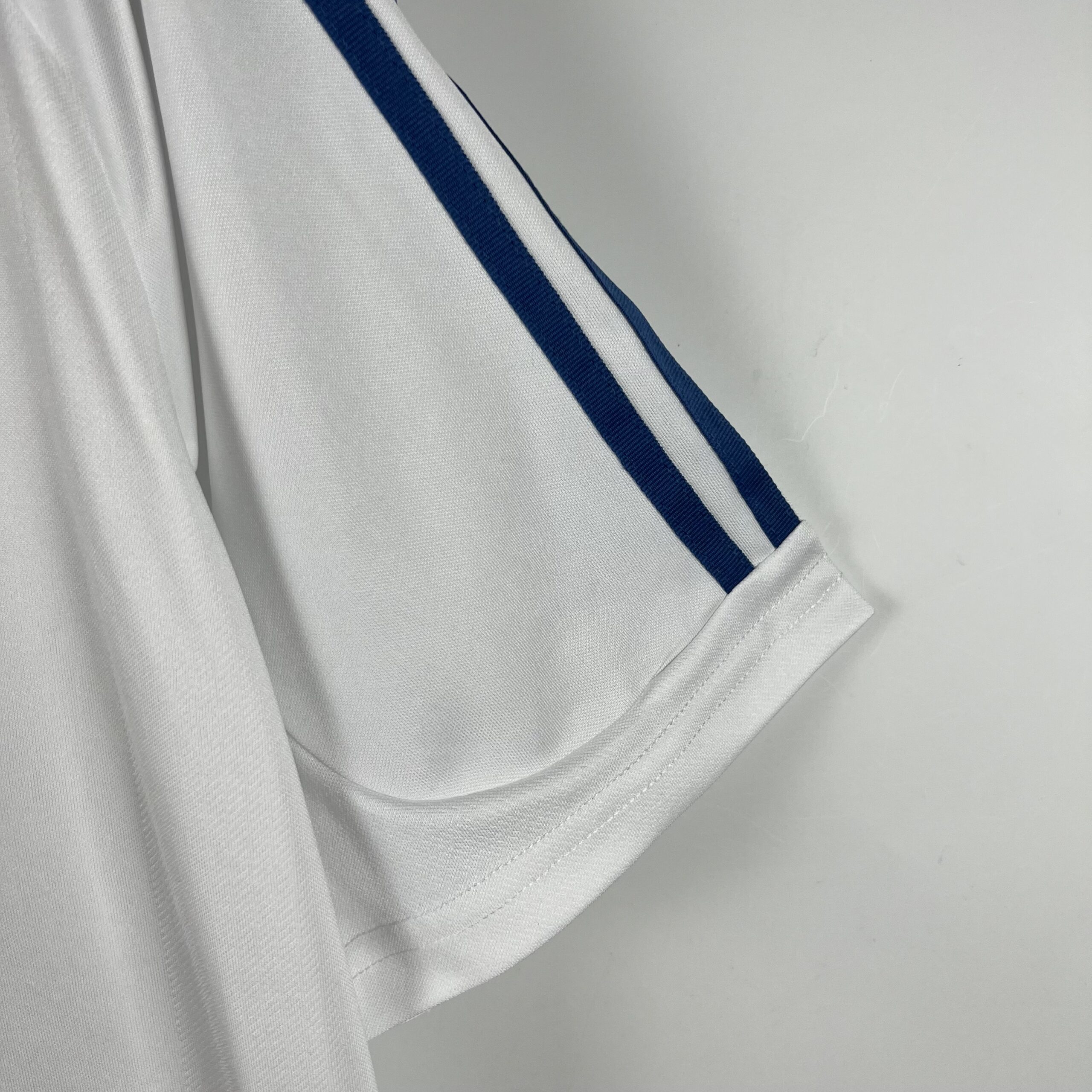 maglia real madrid retro 2001/02 dettaglio polsino