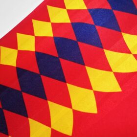 Camiseta Spagna Retro Mondiale 1994 — Detalle de materiales y logo