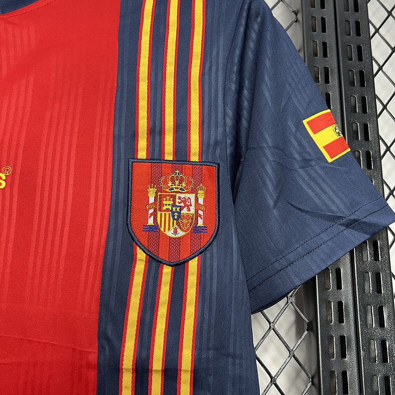maglia spagna 1996 stemma e bandiera sulla manica