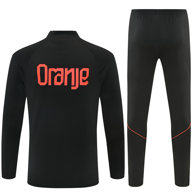 tuta olanda 2026/27 retro con scritta Oranje