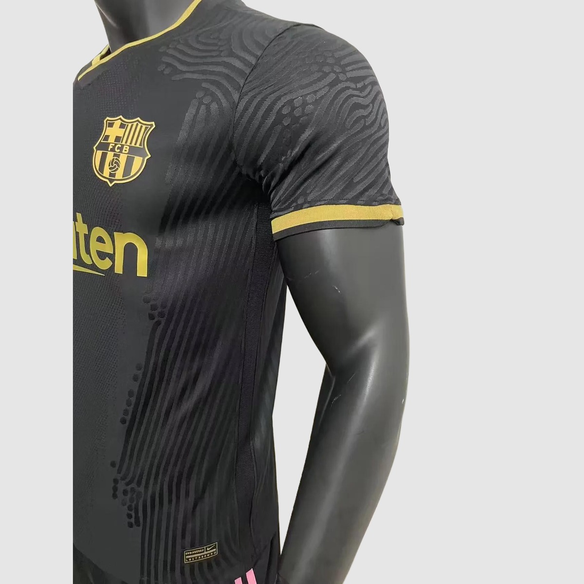 maglia barcellona giocatore 2021 stemma da vicino
