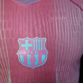 Camiseta Barcelona Rosa 2025/26 – Jugador – Tifoso — Detalle de materiales y logo