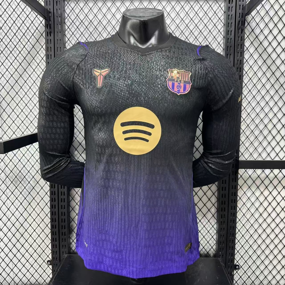 maglia barcellona away 2027 fronte nero viola