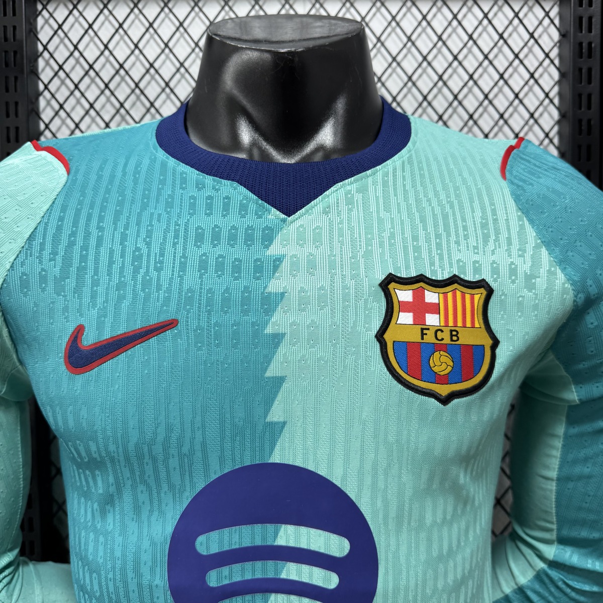 maglia barcellona third 2027 maniche lunghe fronte in dettaglio