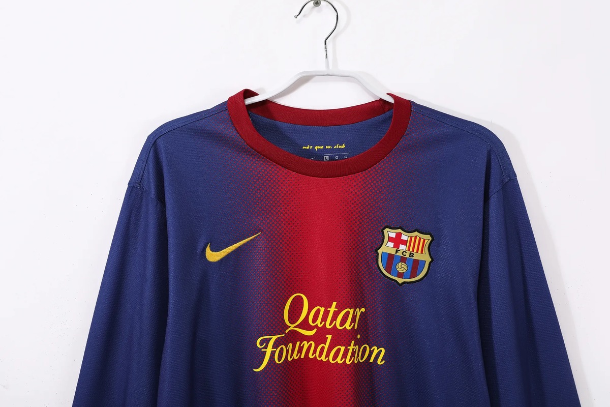maglia barcellona 2013 maniche lunghe fronte in alto da vicino
