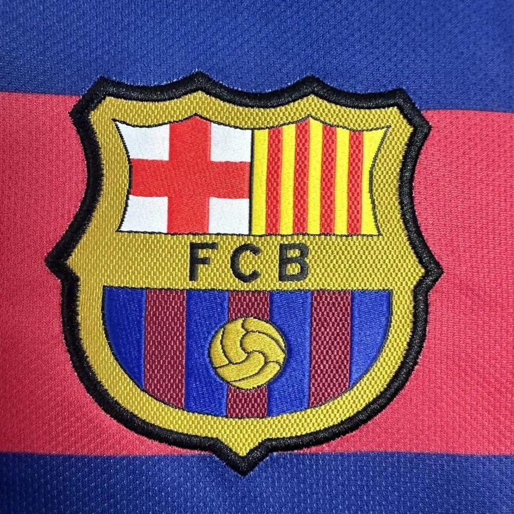 maglia barcellona 2016 maniche lunghe stemma sul petto