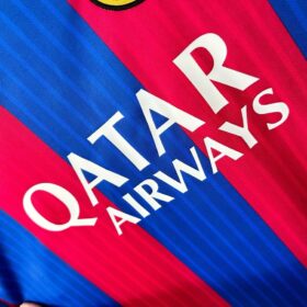 camiseta Barcelona 2017 mangas largas patrocinador en las rayas