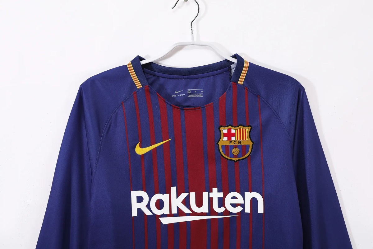 maglia barcellona 2018 maniche lunghe colletto da vicino