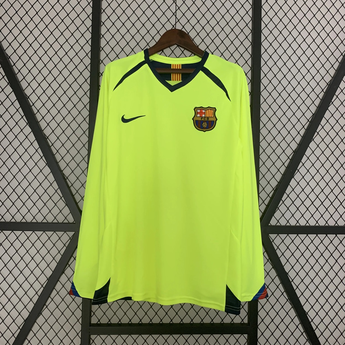 maglia barcellona fluo fronte giallo fluo maniche lunghe