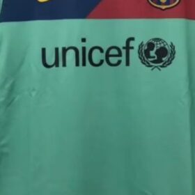 camiseta Barcelona away 2011 inscripción UNICEF en el pecho