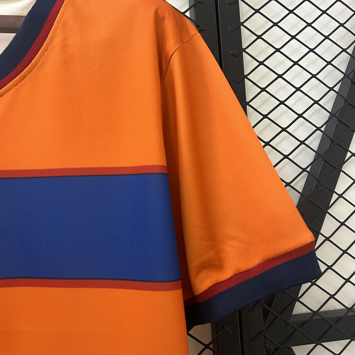 maglia barcellona third 1999 spalla e manica con bordi blaugrana