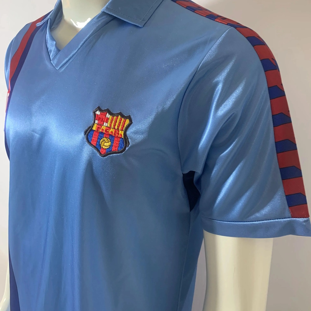 maglia barcellona celeste colletto polo celeste