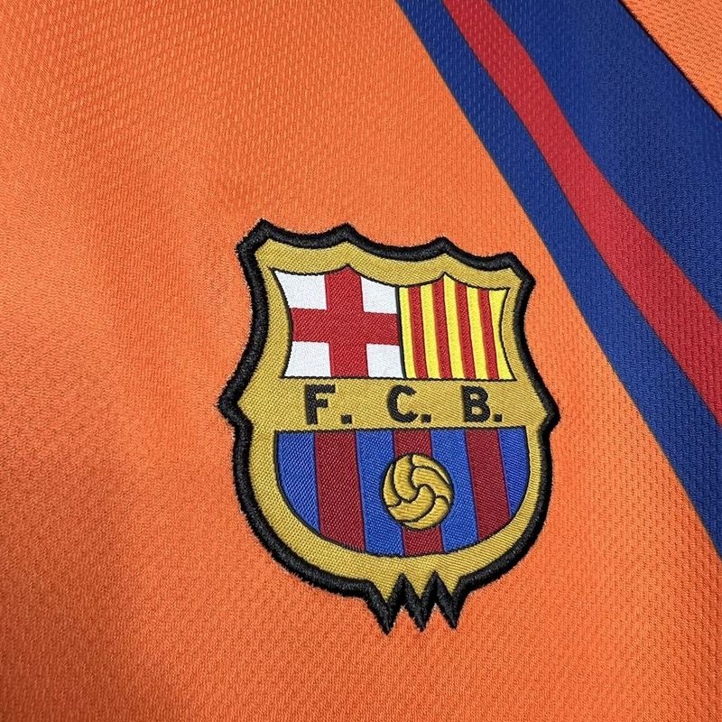 maglia barcellona away 1998 stemma sul petto