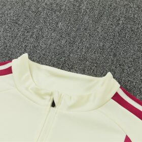 Chándal Real Madrid Crema 2026/27 — Detalle de acabados