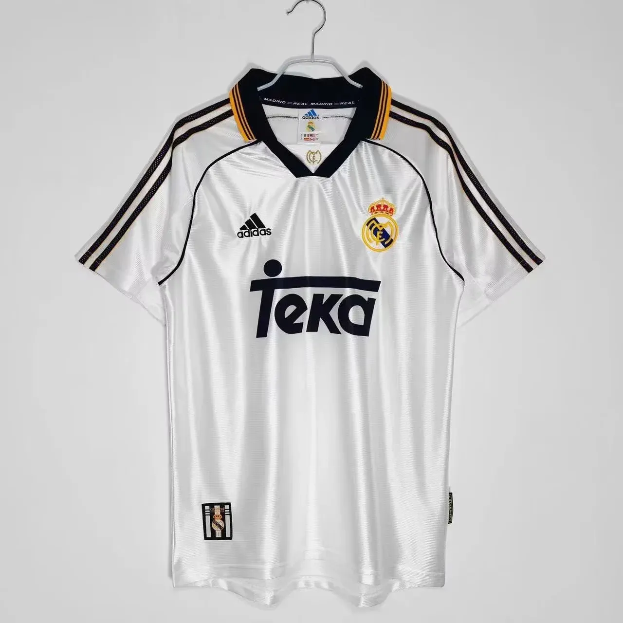 Camiseta Real Madrid Retro 1998/00 frente con sponsor Teka