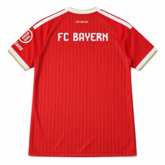Camiseta Bayern 2026/27 – Primera Equipación — vista posterior, presentación comercial