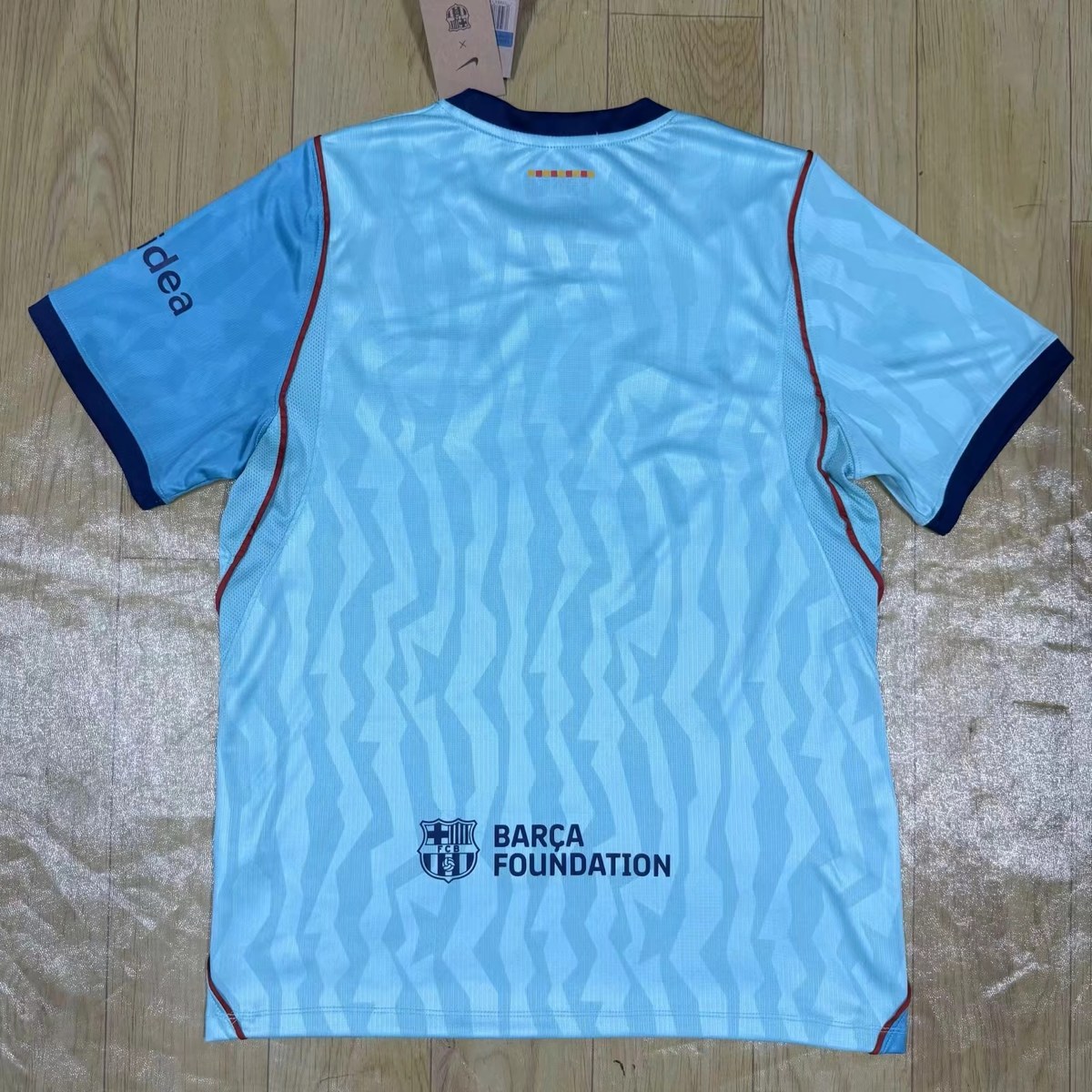 terza maglia Barcellona 2026/27 vista posteriore