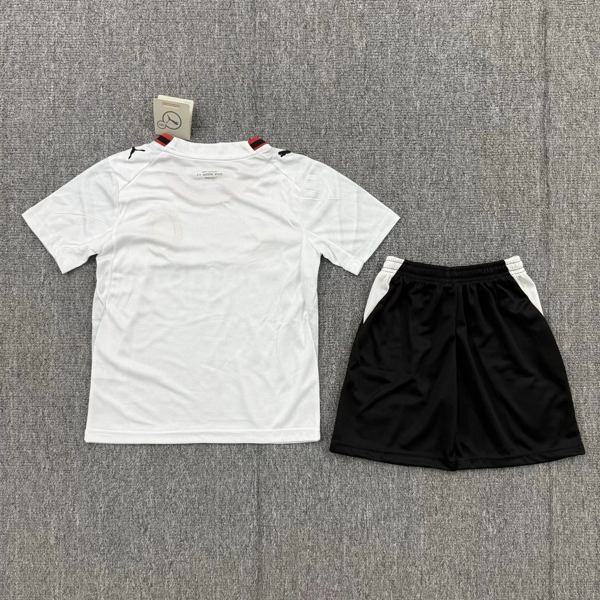 completo Milan Bambino Away 2026/27 vista posteriore