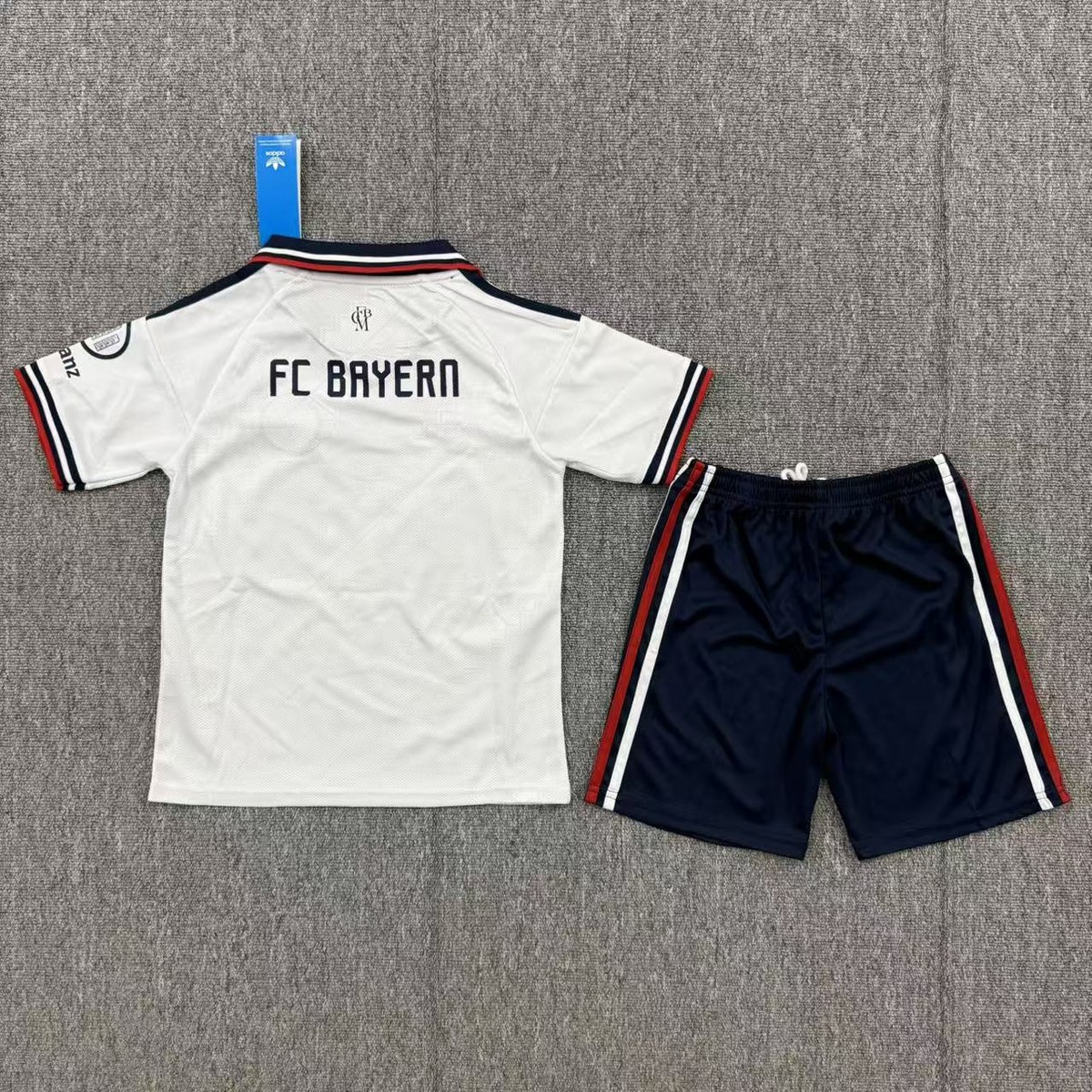 seconda maglia Bayern Monaco Bambino 2026/27 vista posteriore