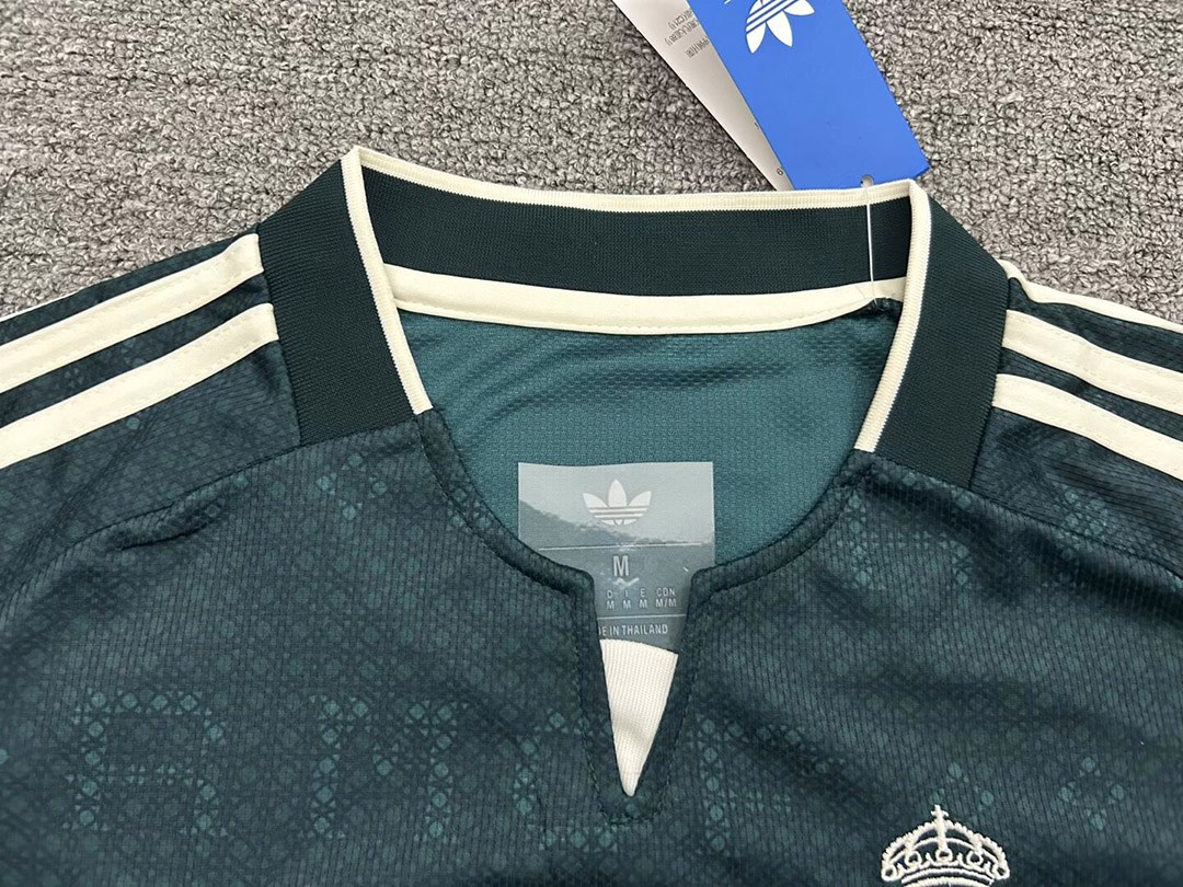seconda maglia Real Madrid Donna 2026/27 dettaglio colletto