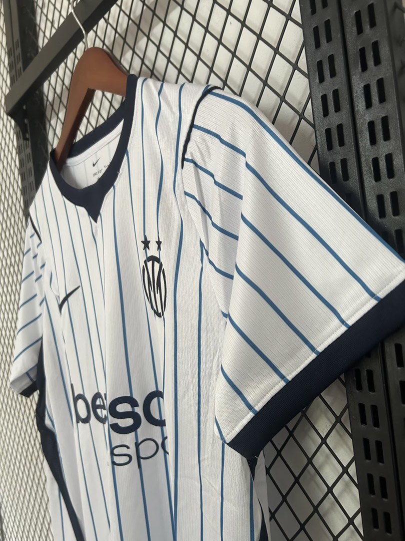 seconda maglia Inter 2026/27 dettaglio colletto