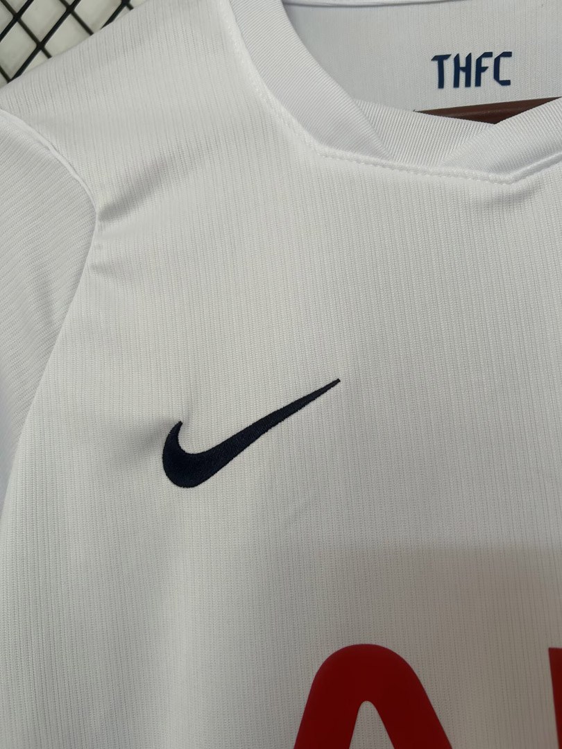 maglia Tottenham Home 2026/27 dettaglio colletto