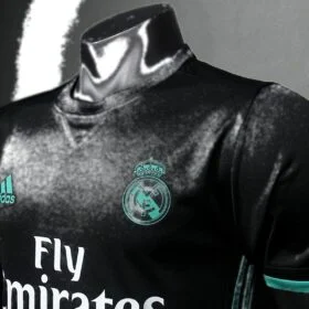 Seconda Maglia Real Madrid 2017/18 Versione Giocatore — Dettaglio prodotto