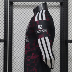 Terza Maglia Liverpool Maniche Lunghe 2026/27 – Giocatore — Dettaglio finiture