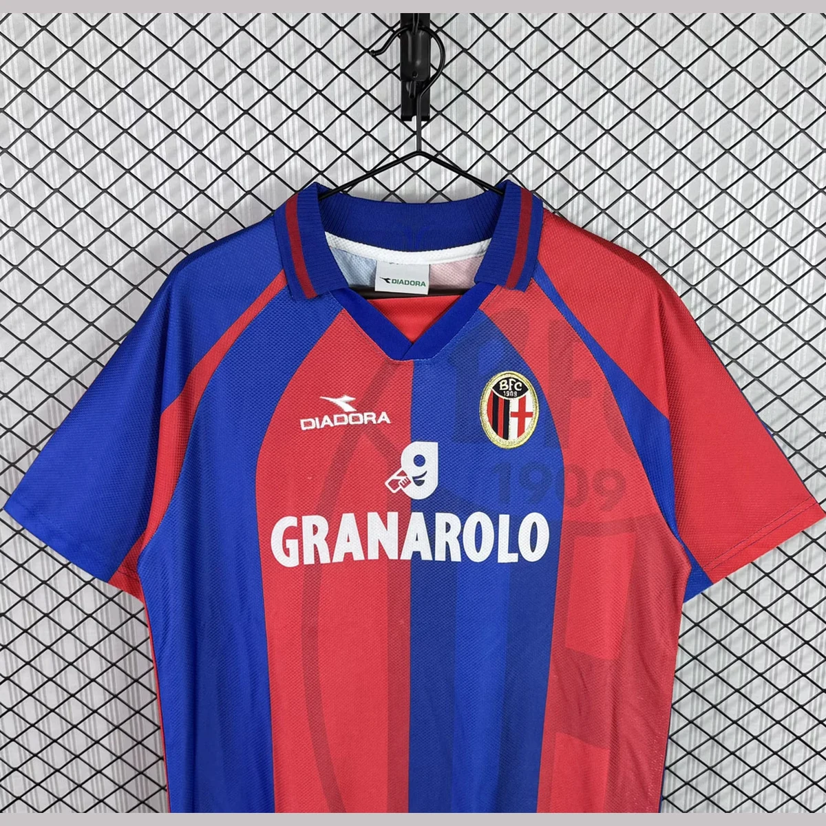 Camiseta Bolonia 1998/99 – detalle 1