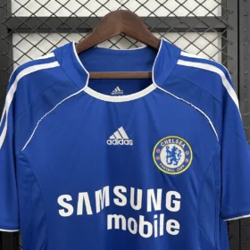 Camiseta Chelsea 2006/07 Retro – Primera Equipación — Detalle de materiales y logo